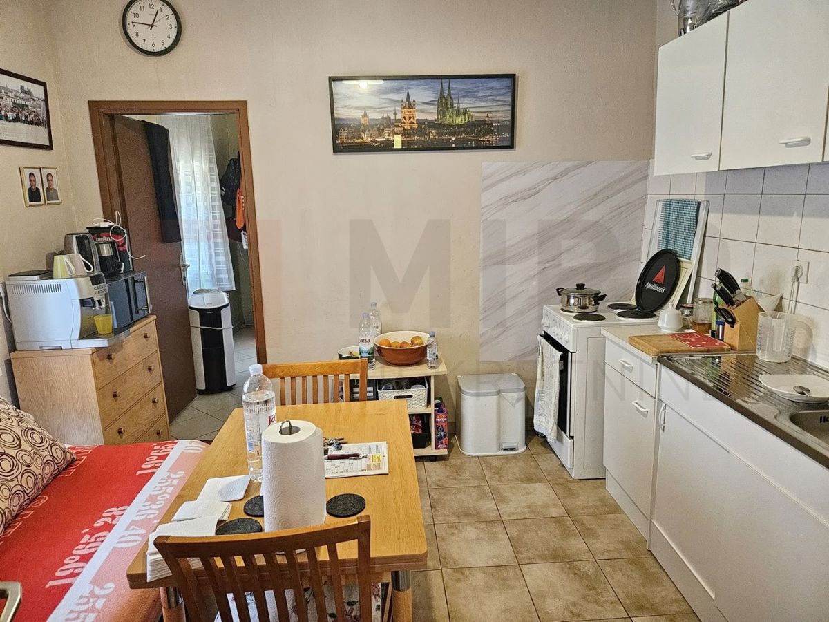 Malinska, apartma v samem centru, 20 m od morja, PRODAJA!