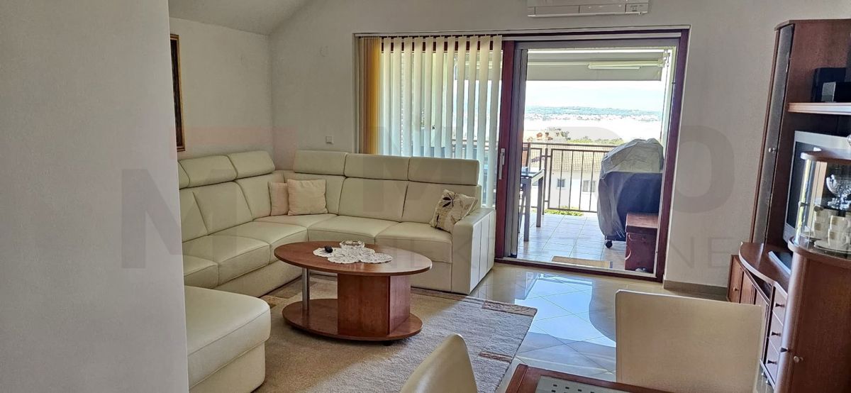 Malinska, opremljen dvosobni apartma z odprtim pogledom na morje