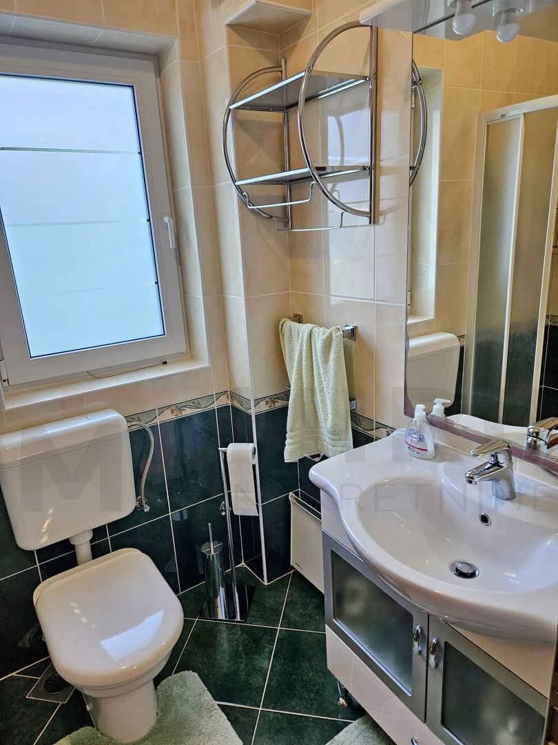 Malinska, opremljen dvosobni apartma z odprtim pogledom na morje