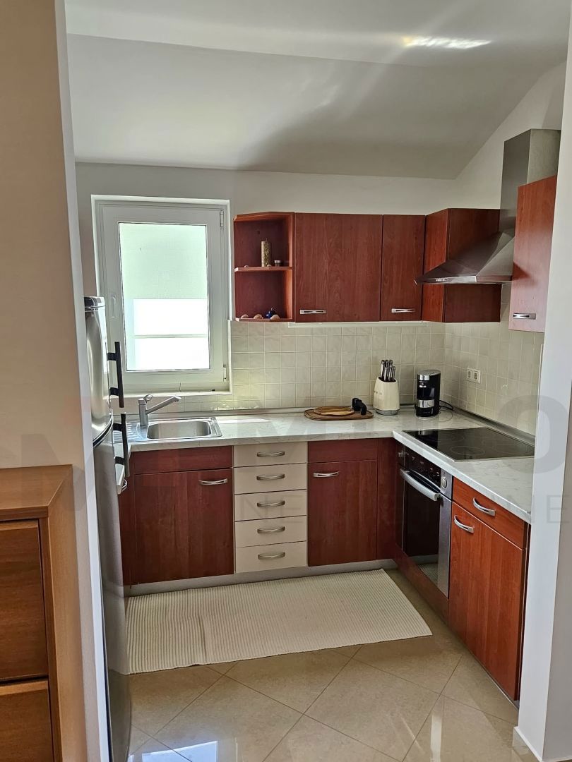 Malinska, opremljen dvosobni apartma z odprtim pogledom na morje