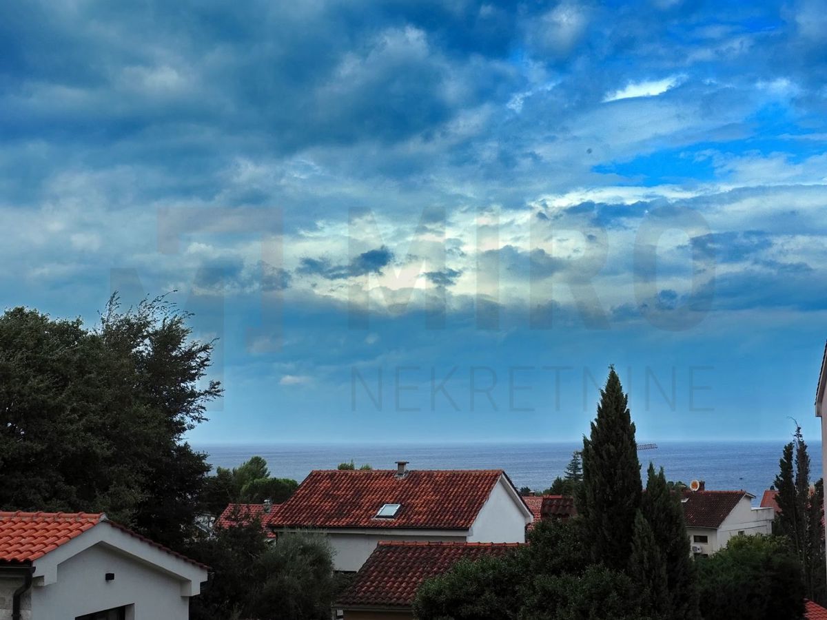 Malinska, apartmajska hiša na odlični lokaciji!