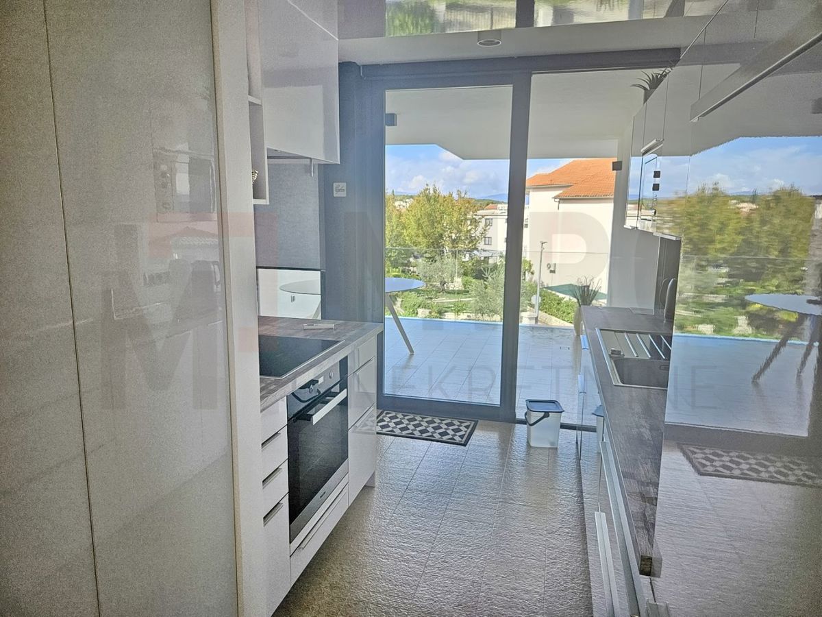 Malinska, luksuzen apartma na odlični lokaciji 80 m od morja!