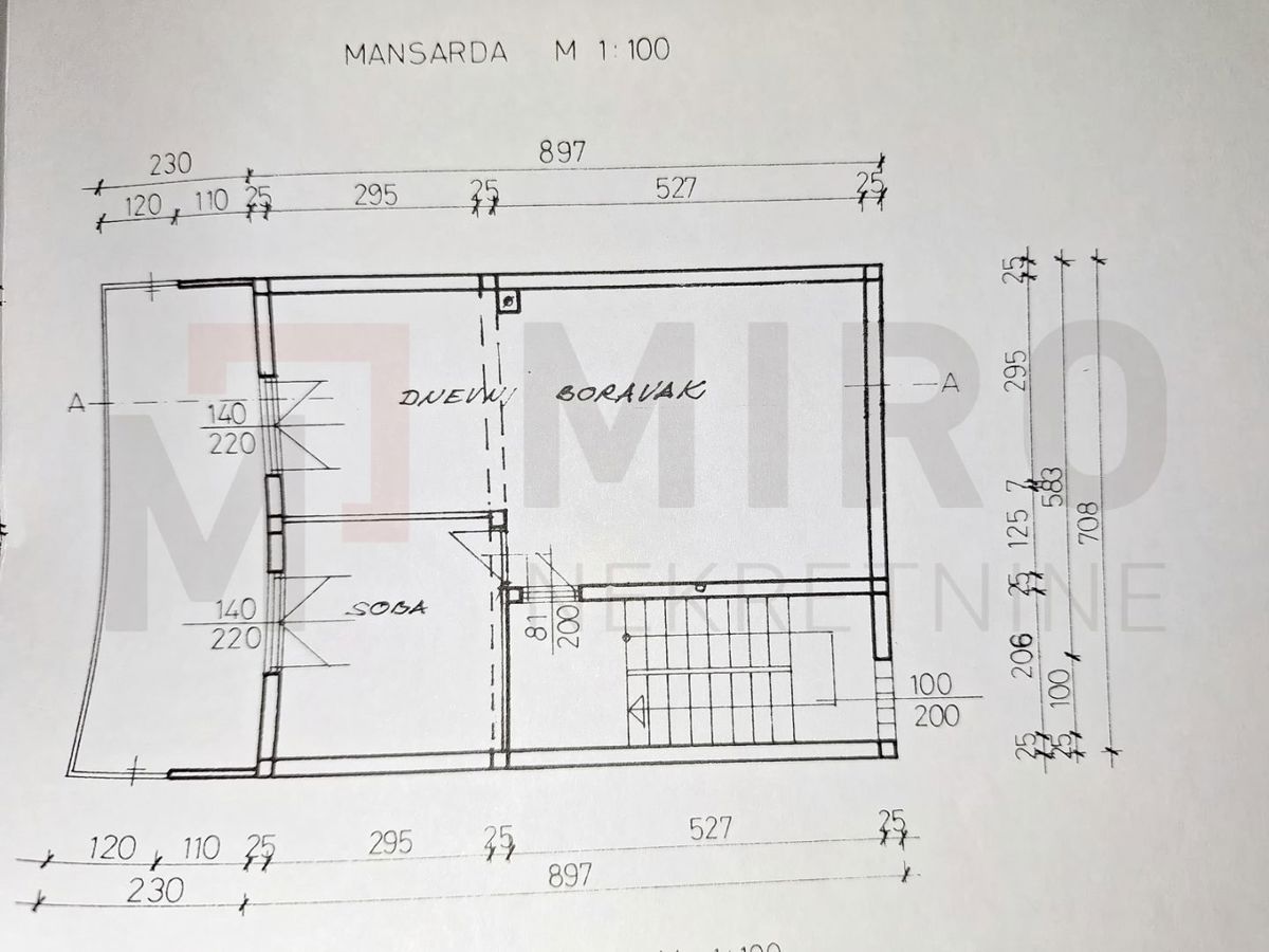 Njivice, hiša dvojček z 3 apartmajem in pomožnim objektom, PRODAMO!