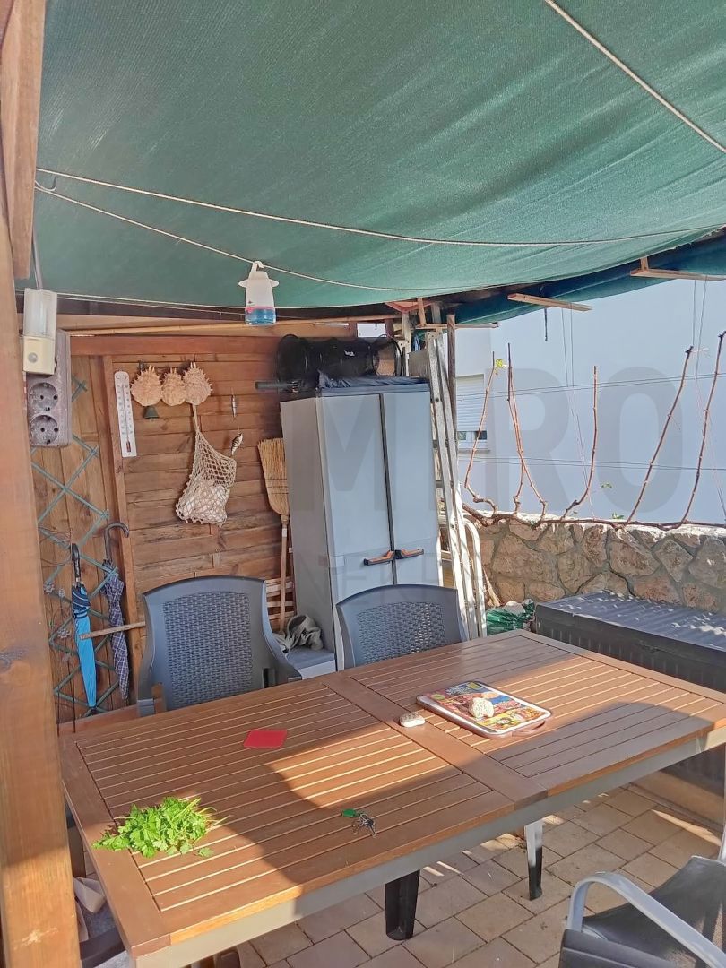 Krk, opremljen apartma z vrtom, PRODAJA!