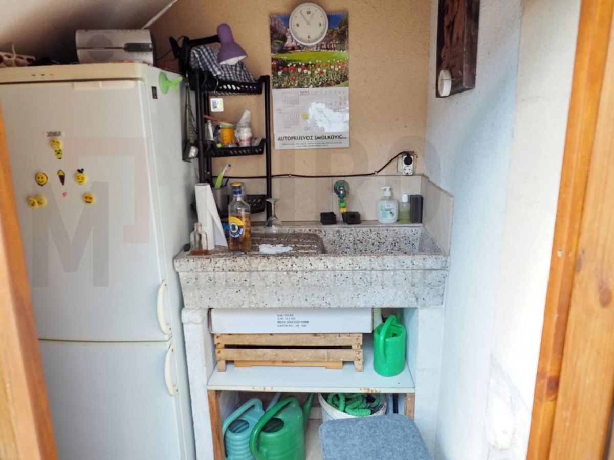 Krk, opremljen apartma z vrtom, PRODAJA!