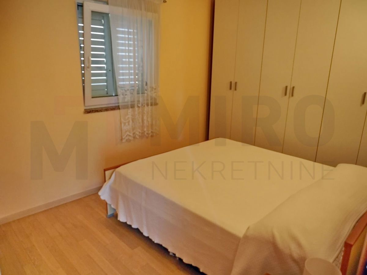Malinska, opremljeno stanovanje z galerijo, PRODAMO!