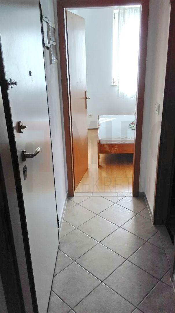 Punat, opremljeno stanovanje v bližini plaže, PRODAJA!
