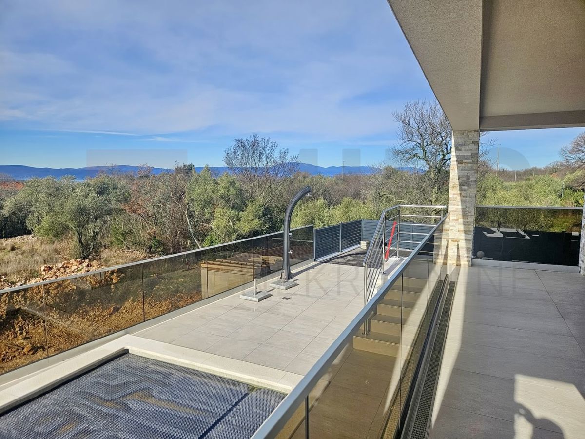 Malinska, okolica, moderna hiša z bazenom in pogledom na morje!