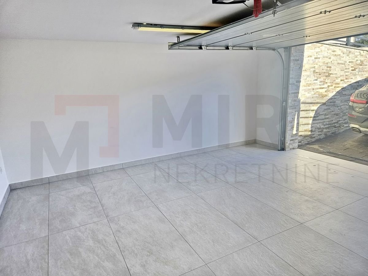 Malinska, okolica, moderna hiša z bazenom in pogledom na morje!