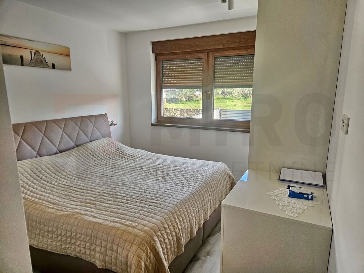 Malinska, okolica, moderna hiša z bazenom in pogledom na morje!