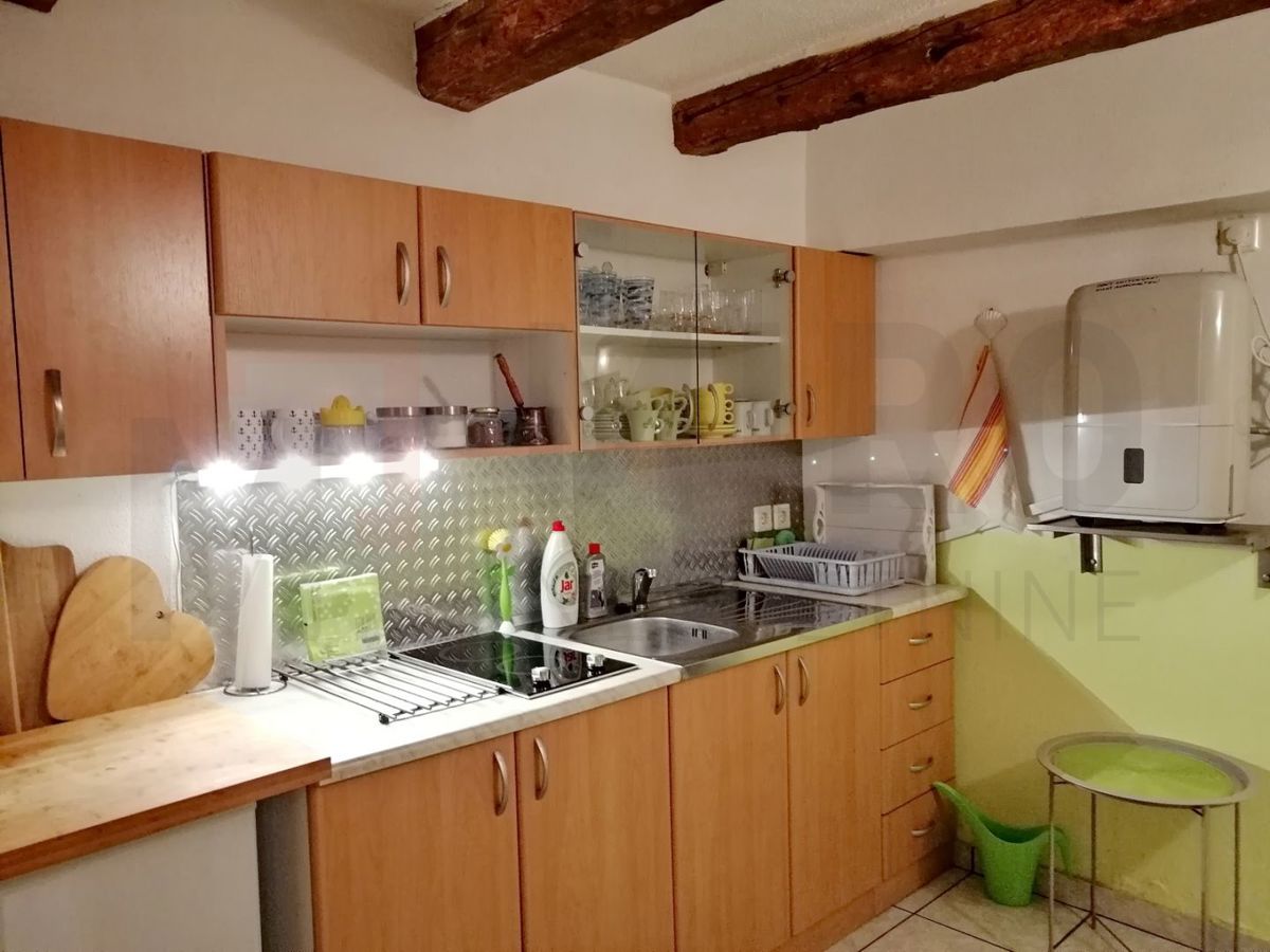 Malinska, studio apartma z veliko teraso v bližini morja!