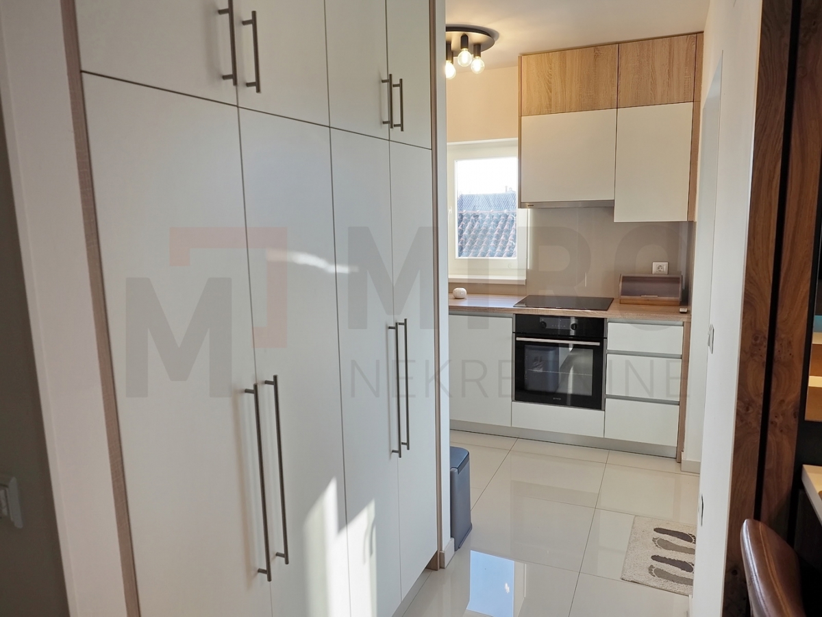 Malinska, moderno opremljen apartma v 1. nadstropju z odprtim pogledom, PRODAJA!