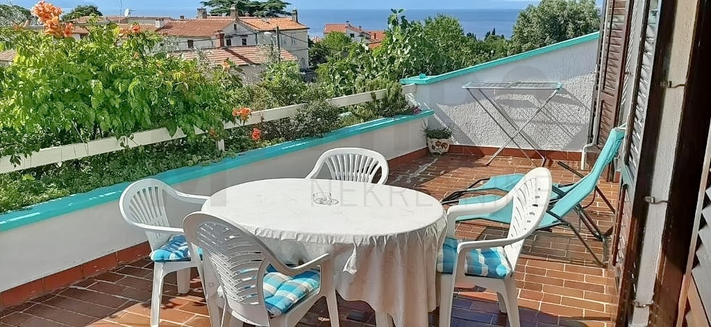 Malinska, apartmajska hiša s 7 stanovanjskimi enotami na odlični lokaciji, PRODAJA!