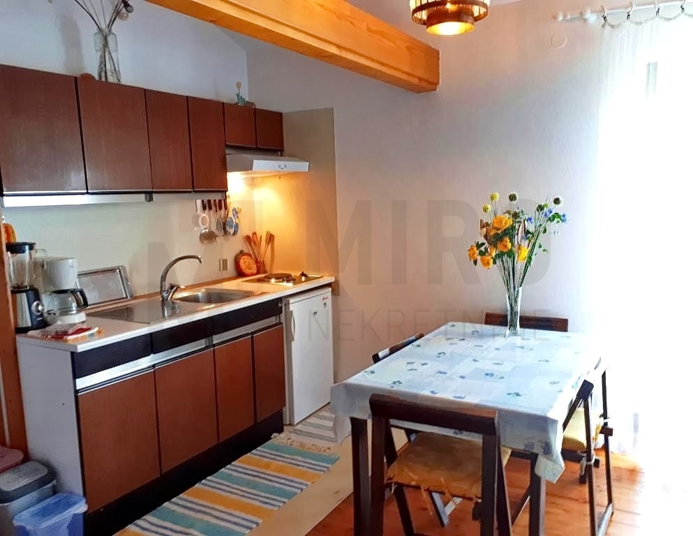 Malinska, apartmajska hiša s 7 stanovanjskimi enotami na odlični lokaciji, PRODAJA!