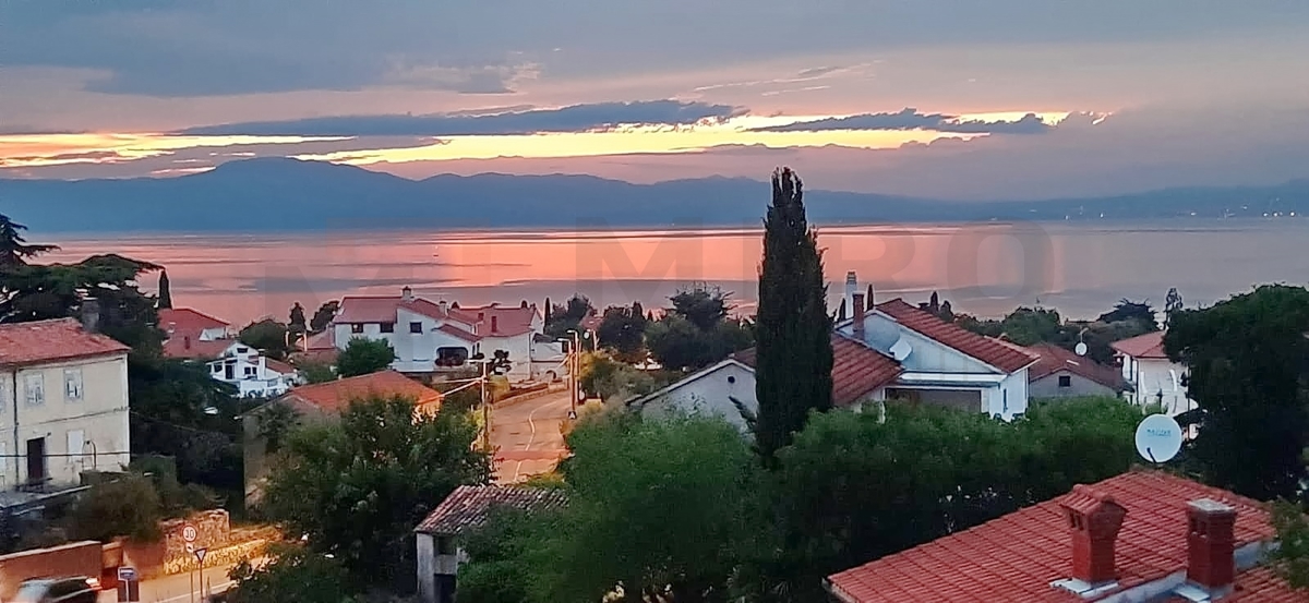 Malinska, apartmajska hiša s 7 stanovanjskimi enotami na odlični lokaciji, PRODAJA!