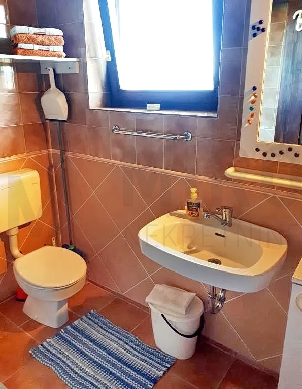 Malinska, apartmajska hiša s 7 stanovanjskimi enotami na odlični lokaciji, PRODAJA!
