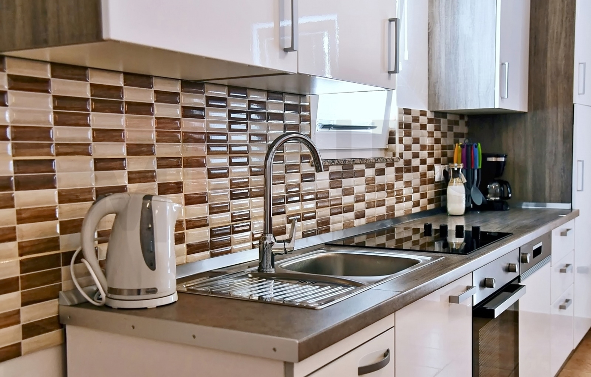 Malinska, apartmajska hiša z bazenom na mirni lokaciji, PRODAJA!