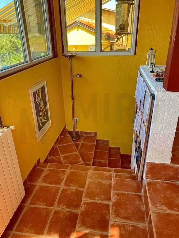 Krk, okolica, samostojna hiša z bazenom in velikim vrtom, PRODAMO!