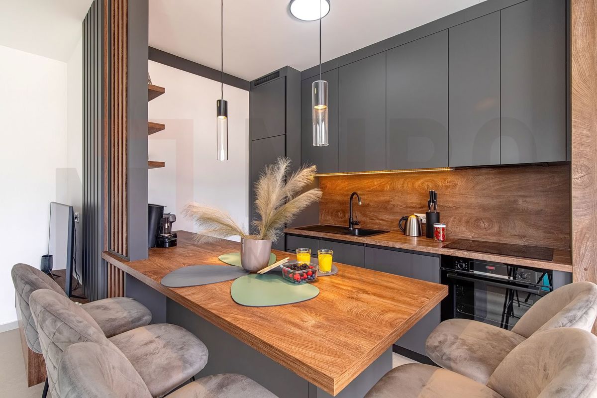 Njivice, čudovit dvoetažni apartma z bazenom, PRODAJA!