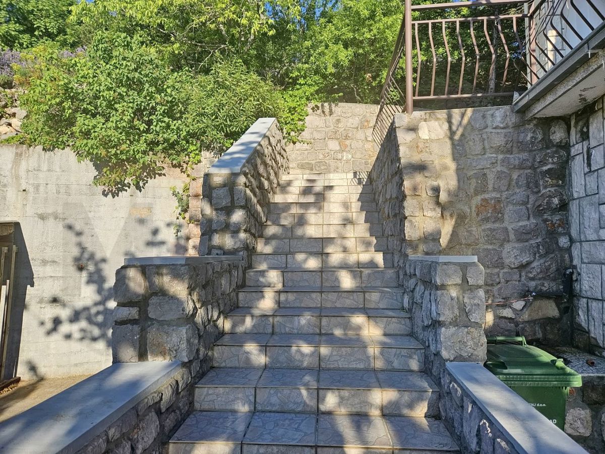 Hiša Senj, 250m2