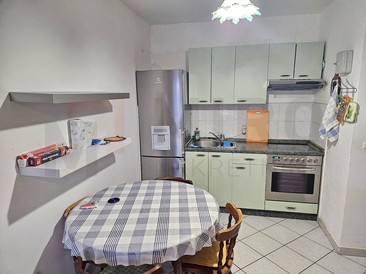 Malinska, opremljeno dvosobno stanovanje v bližini morja!