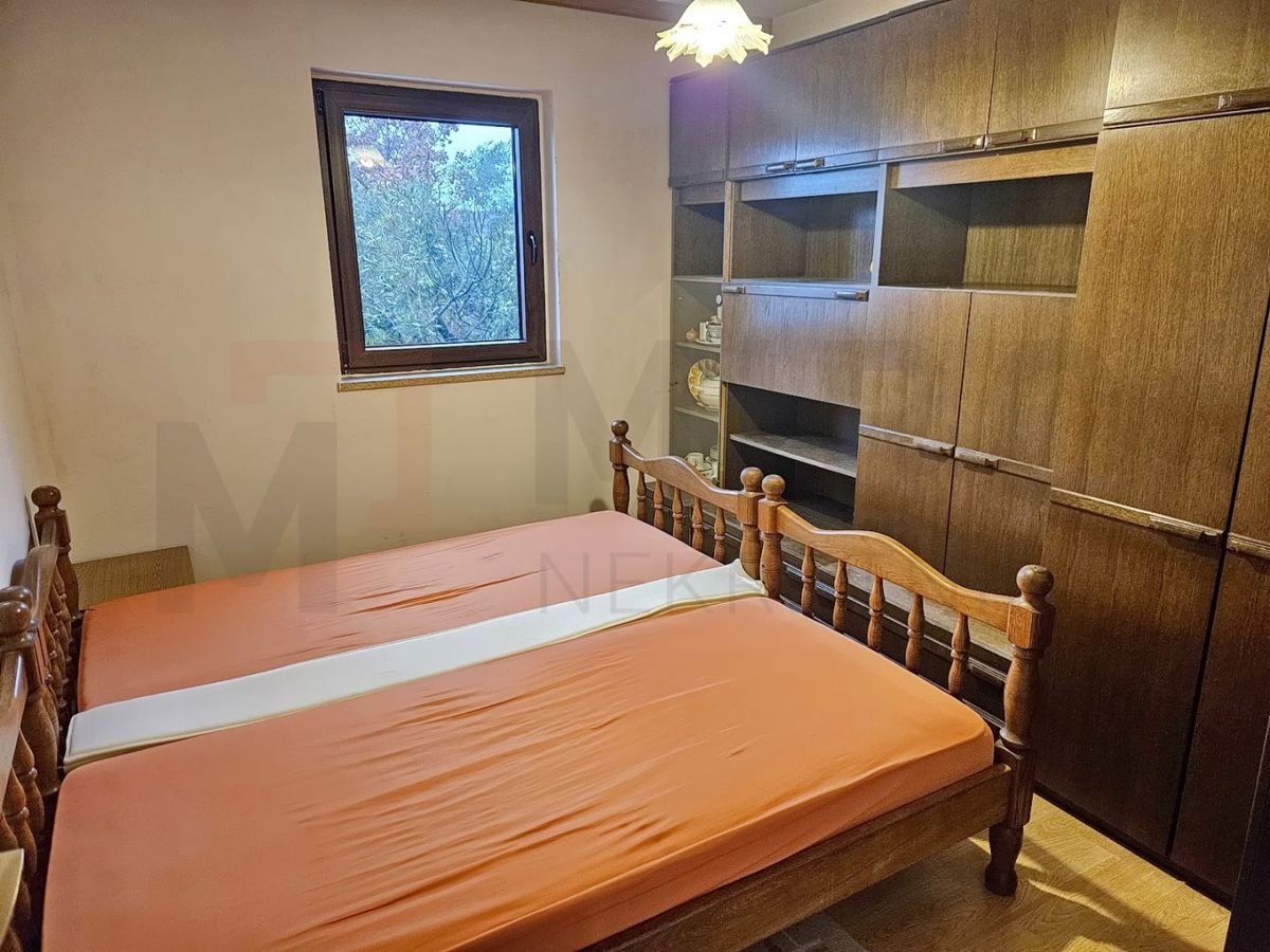 Malinska, opremljeno dvosobno stanovanje v bližini morja!