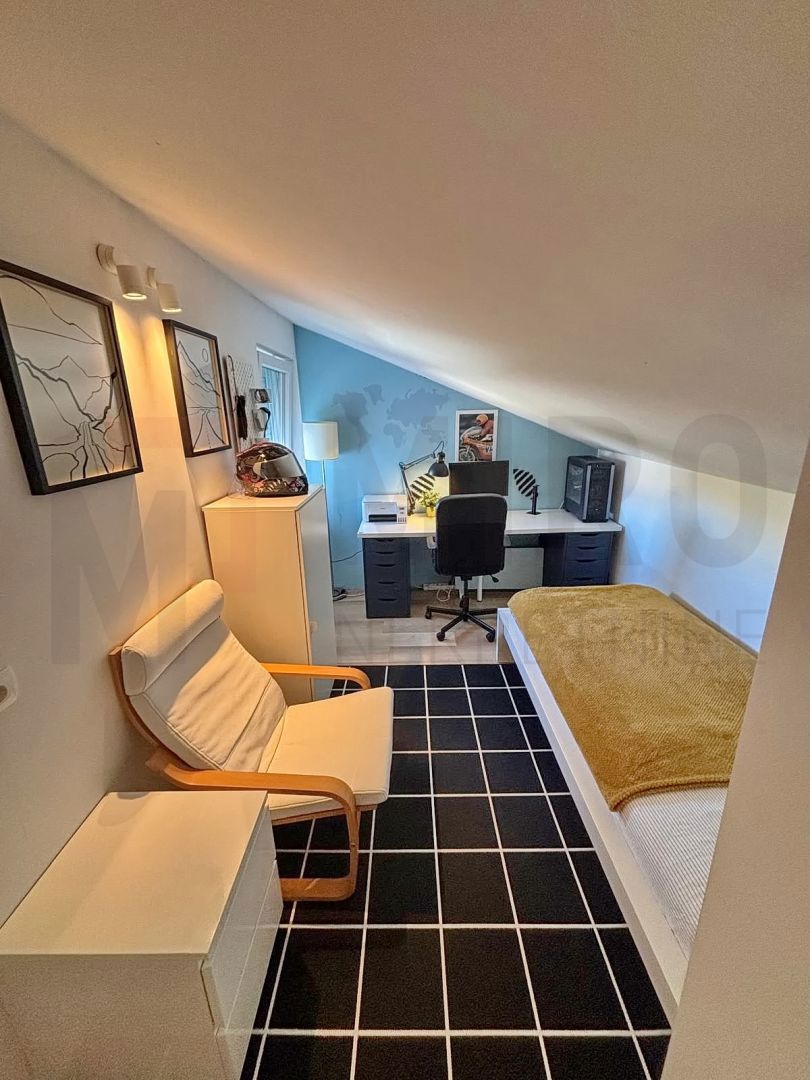 Mesto Krk, čudovito opremljeno trosobno stanovanje s pogledom na morje!