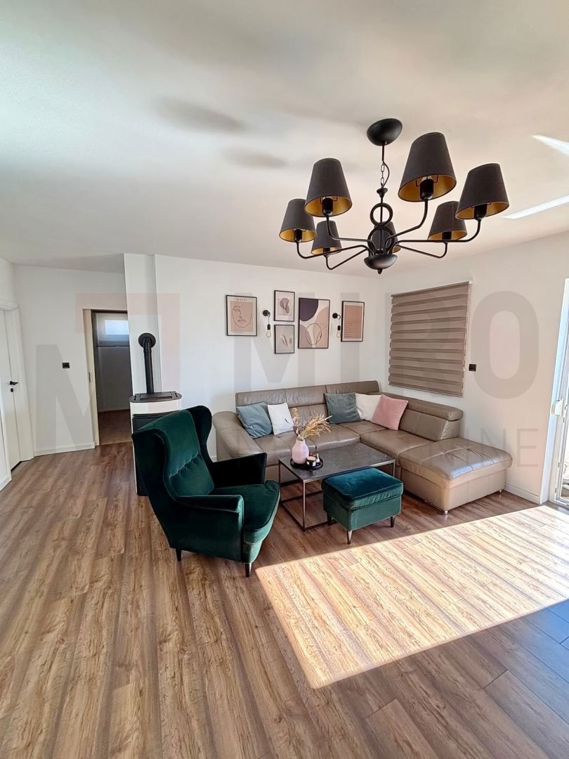 Mesto Krk, čudovito opremljeno trosobno stanovanje s pogledom na morje!