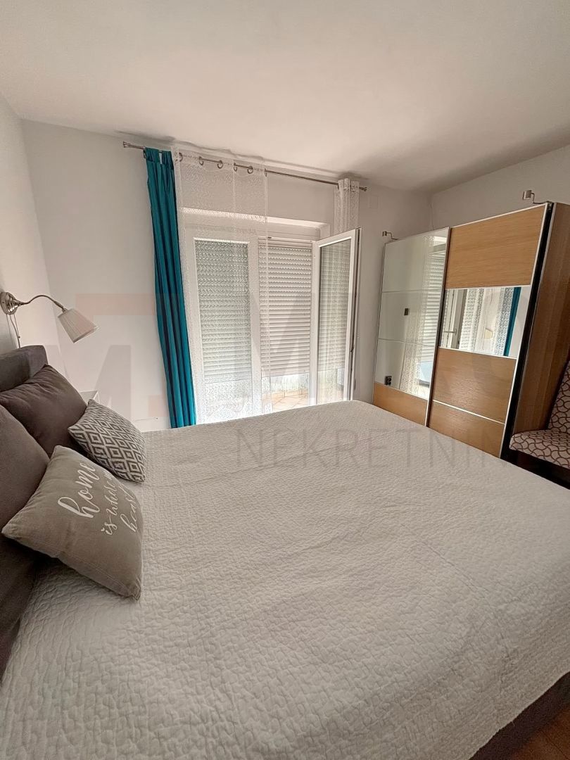 Mesto Krk, čudovito opremljeno trosobno stanovanje s pogledom na morje!