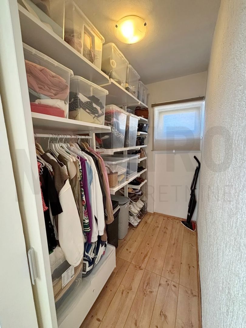 Mesto Krk, čudovito opremljeno trosobno stanovanje s pogledom na morje!