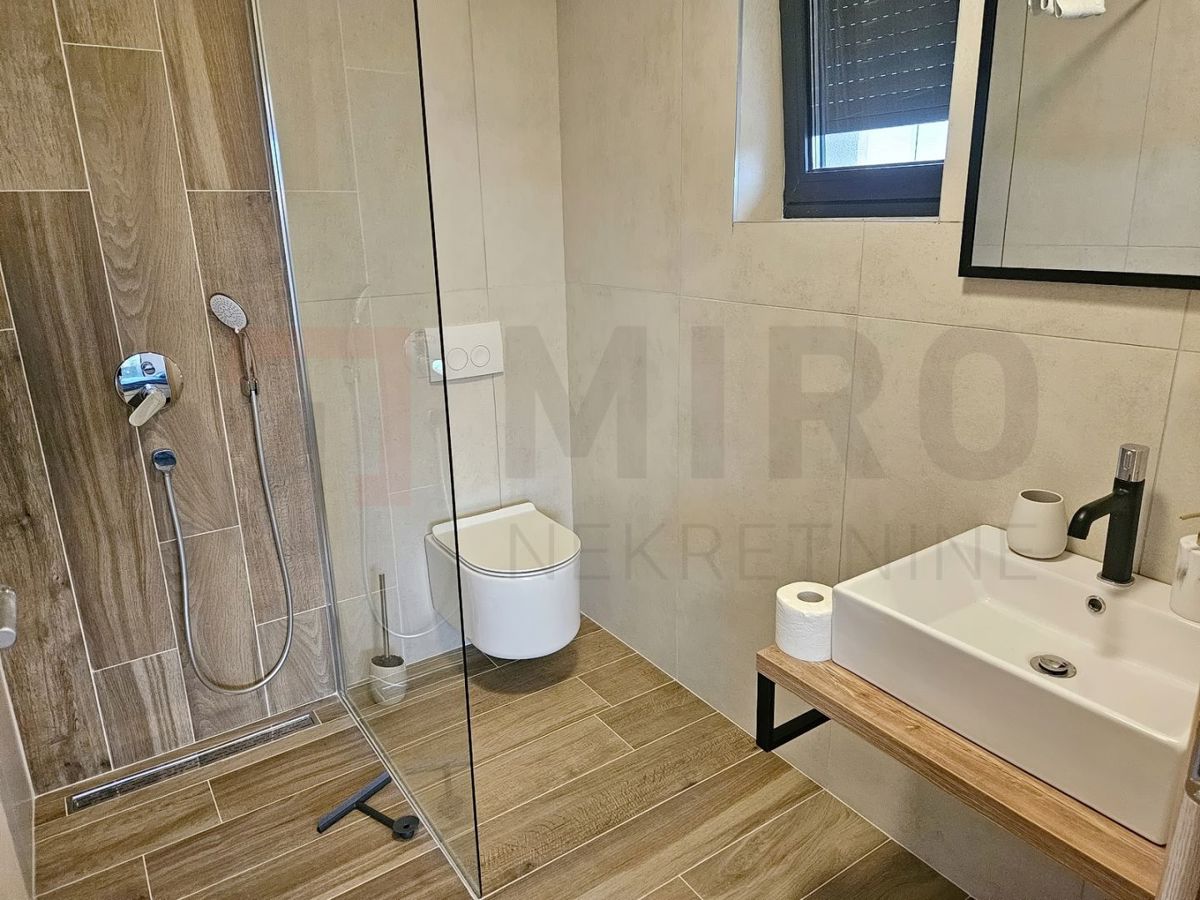 Malinska, nov dvoetažni apartma z bazenom blizu morja, PRODAJA!