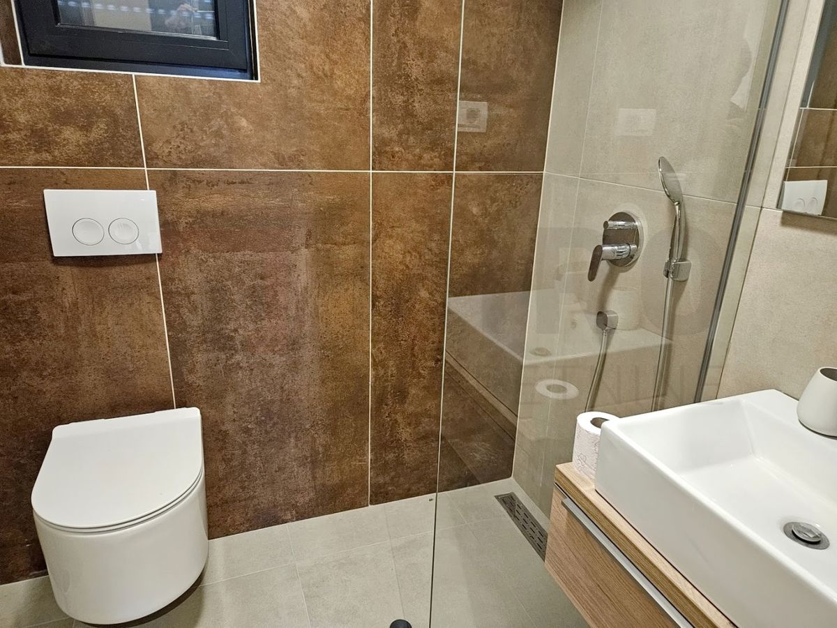 Malinska, nov dvoetažni apartma z bazenom blizu morja, PRODAJA!