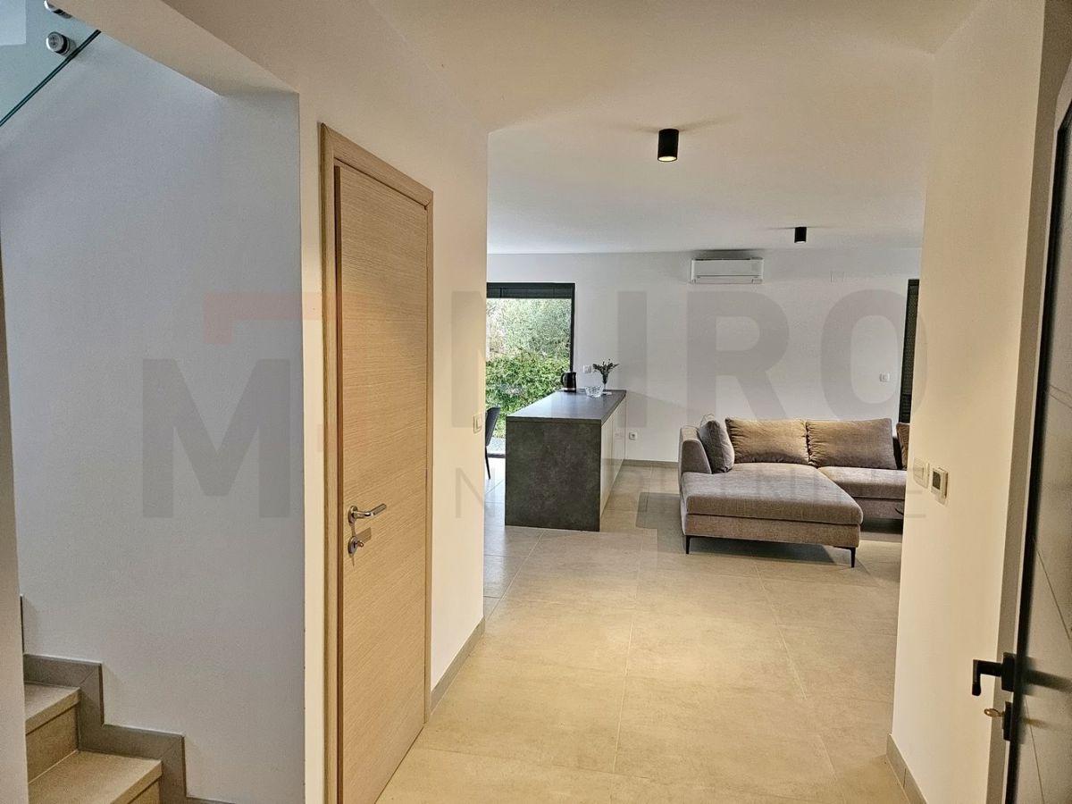 Malinska, nov dvoetažni apartma z bazenom blizu morja, PRODAJA!