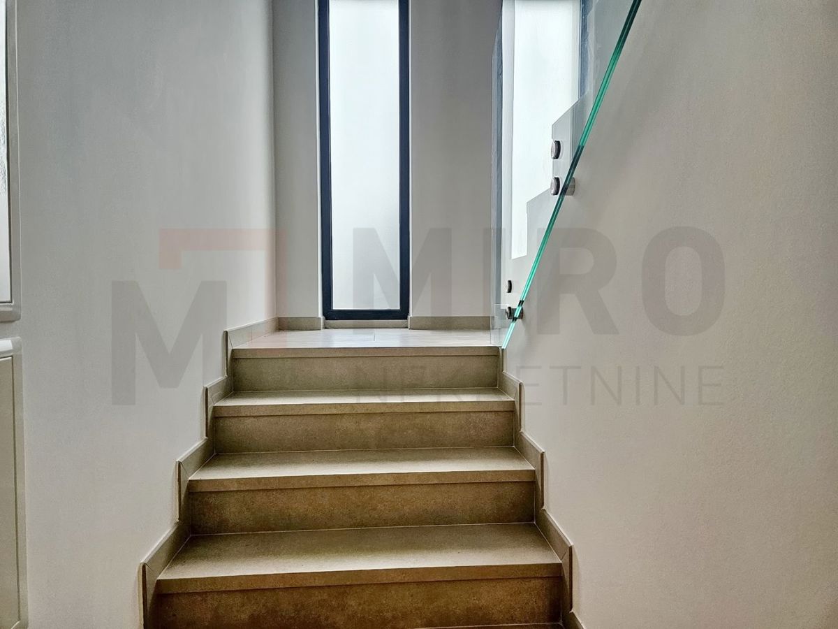 Malinska, nov dvoetažni apartma z bazenom blizu morja, PRODAJA!