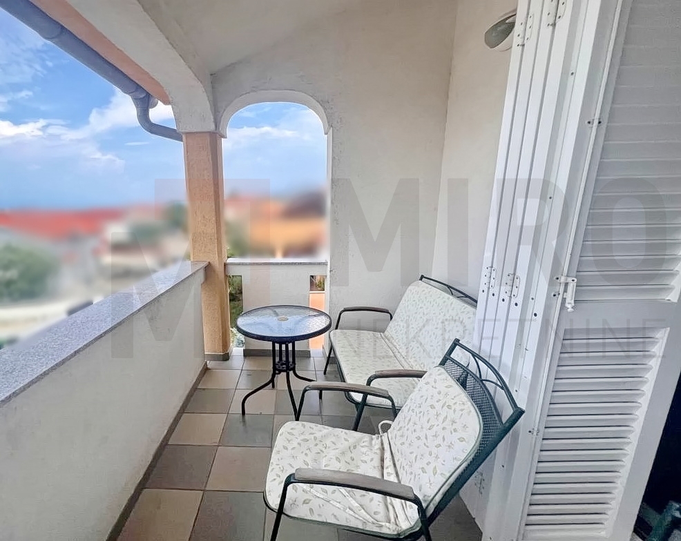 Malinska, dvoetažni apartma na odlični lokaciji, PRODAJA!