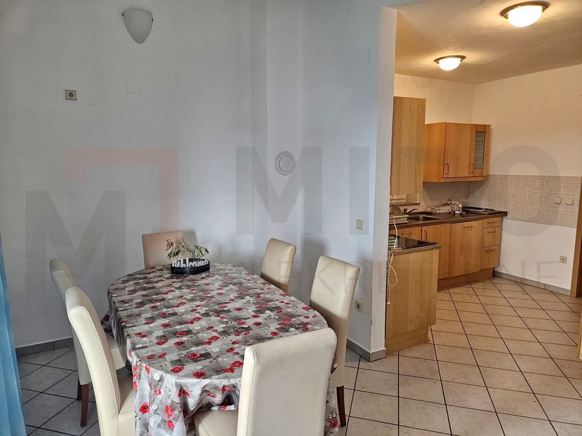 Malinska, dvoetažni apartma na odlični lokaciji, PRODAJA!