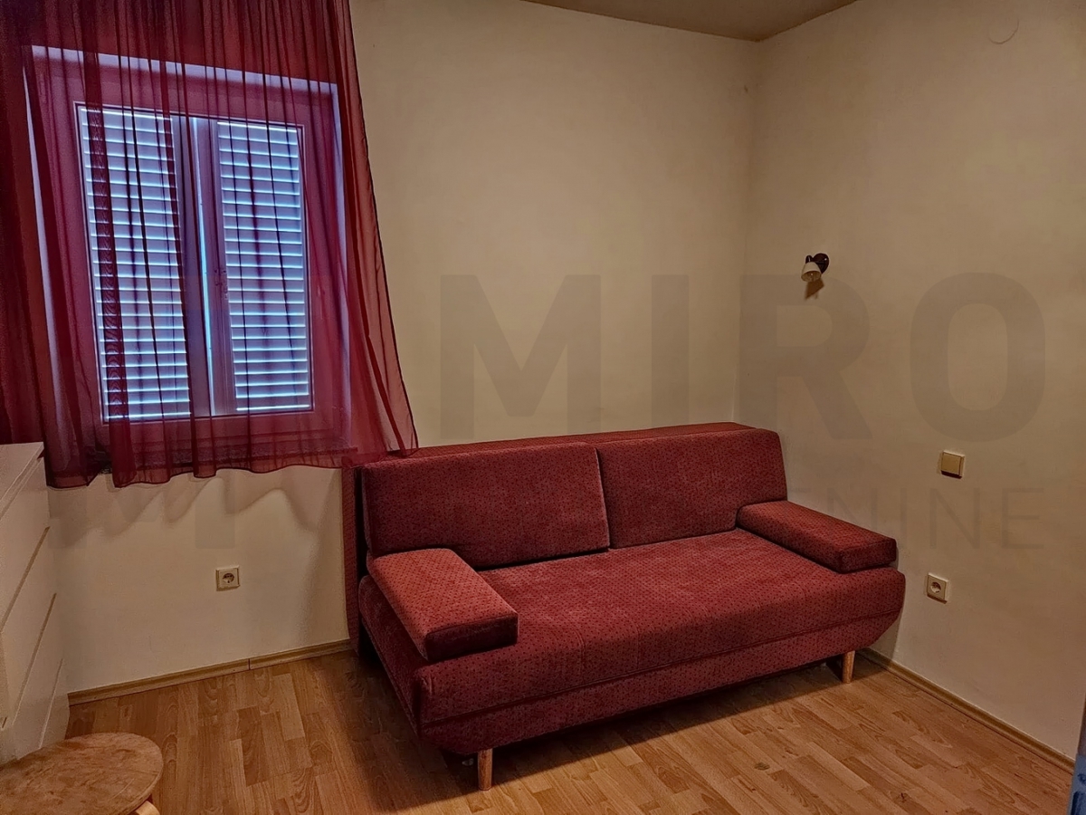 Malinska, dvoetažni apartma na odlični lokaciji, PRODAJA!