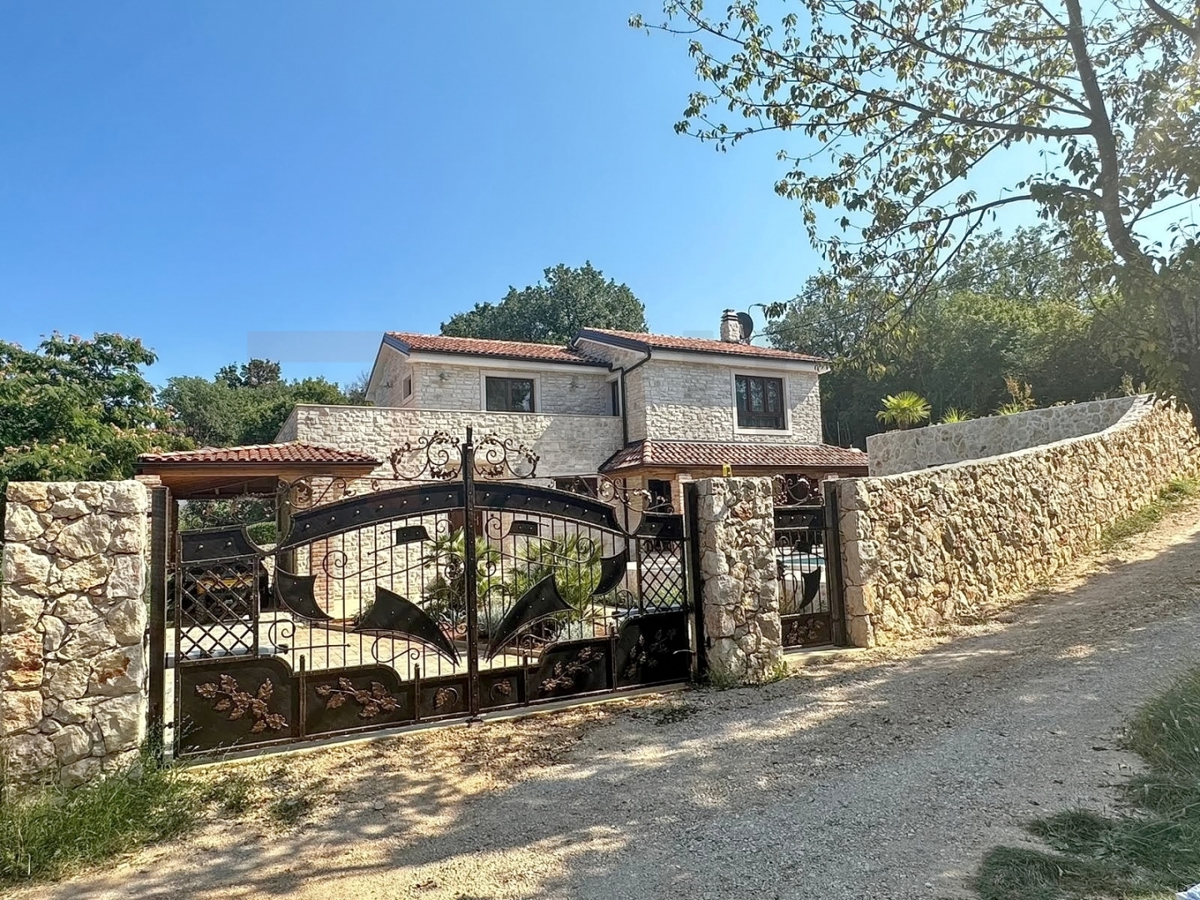 Dobrinj, okolica, kamnita vila z bazenom, PRODAJA!