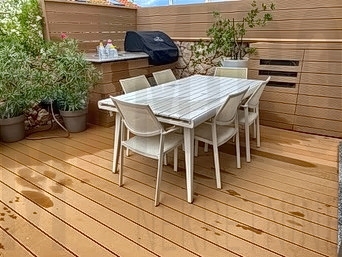 Njivice, dvoetažni apartma z bazenom in pogledom na morje, PRODAJA!