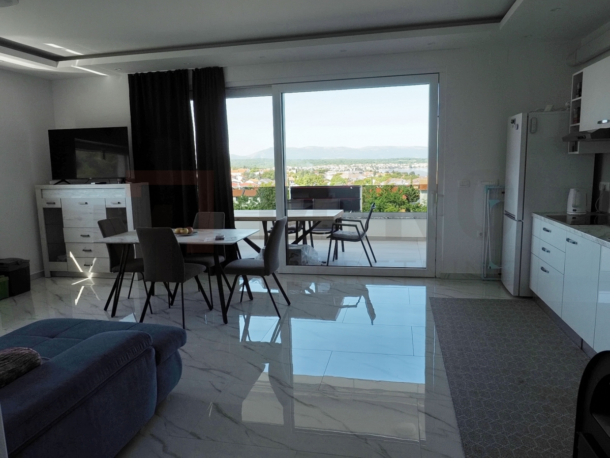 Malinska, opremljen apartma s panoramskim pogledom na morje