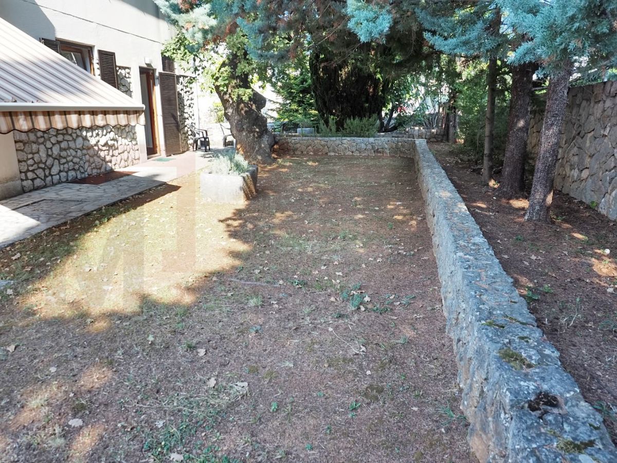 Malinska, samostojna hiša z velikim vrtom in pogledom na morje!