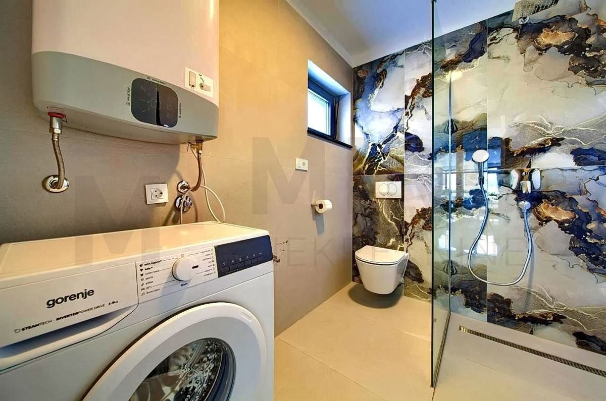 Malinska, udoben dvoetažni apartma z bazenom in vrtom!
