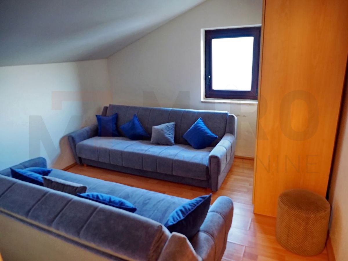 Malinska, opremljen dvoetažni apartma s pogledom na morje!