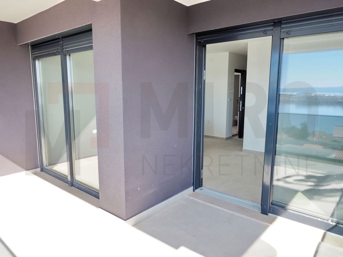 Omišalj, nov penthouse na atraktivni lokaciji 150m od plaže!