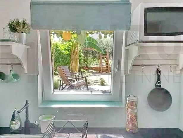 Mesto Krk, opremljeno stanovanje v kleti z vrtom!