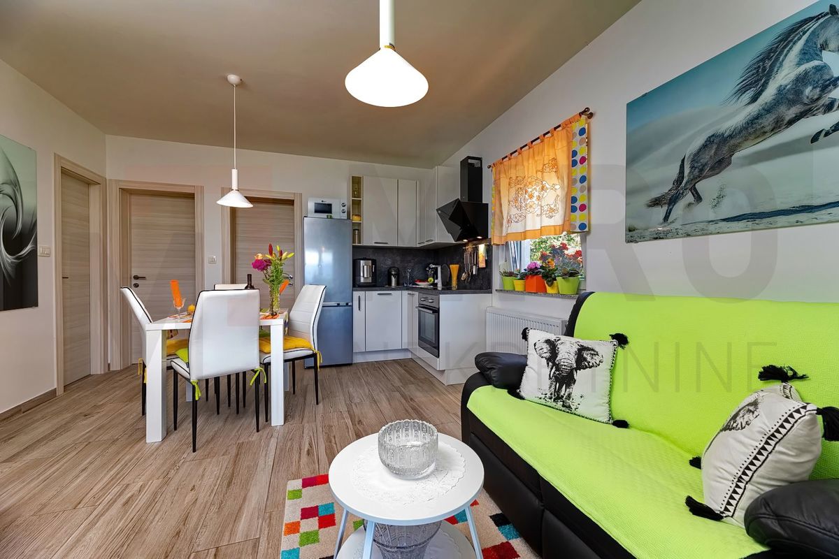 Zaliv Soline, opremljeno stanovanje na mirni lokaciji!