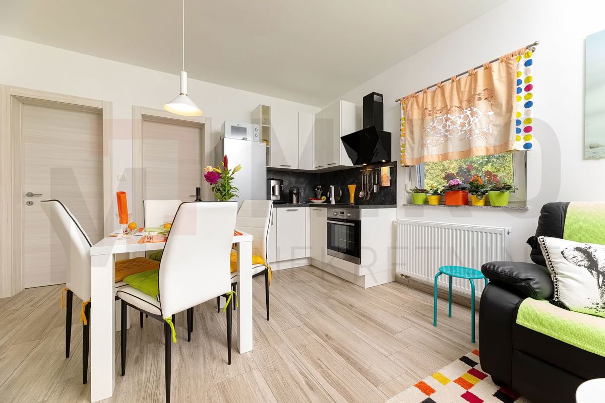 Zaliv Soline, opremljeno stanovanje na mirni lokaciji!