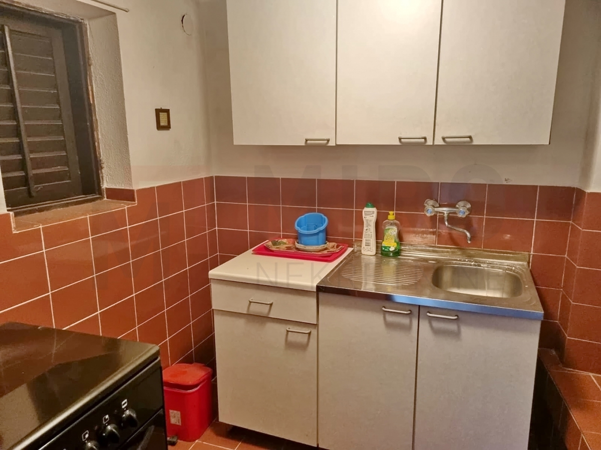 Baška, adaptirana kamnita hiša v nizu, PRODAJA!
