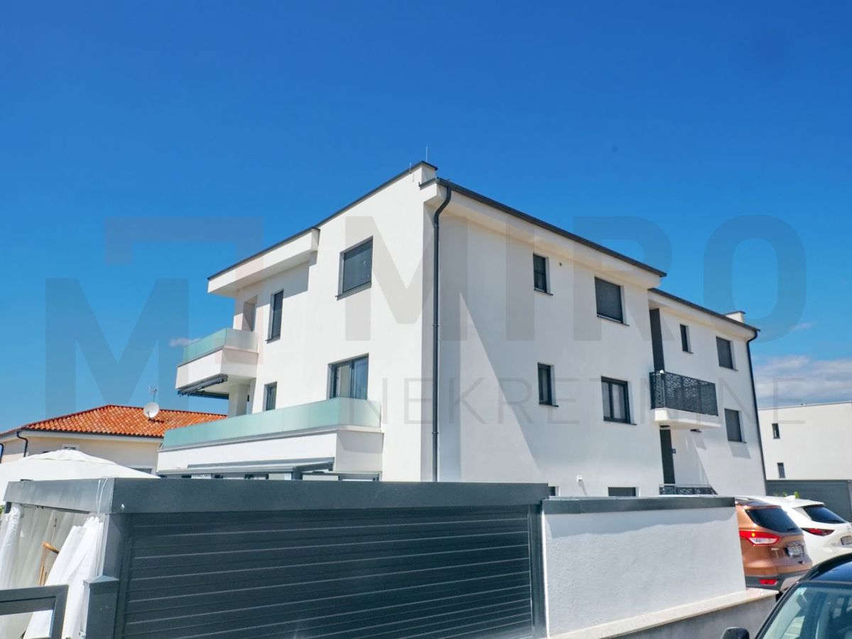 Malinska, novogradnja, prostoren apartma z vrtom, PRODAJA!