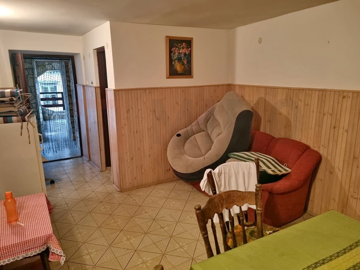 Baška, dvojček z vrtom, PRODAJA!